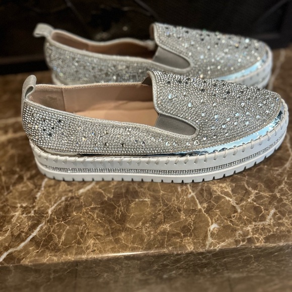 Azalea Wang Brittney Slip on - Picture 2 of 4